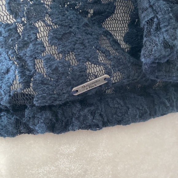 Abercrombie & Fitch Navy Laced Top with 3/4 Sleeves - Picture 5 of 9